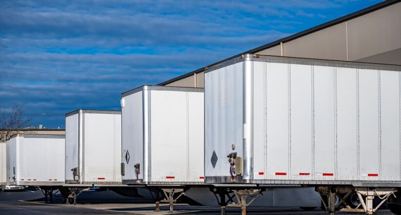 Team,Of,Professional,Freight,Commercial,Dry,Van,Semi,Trailers,Without trailer-builds-all-freight-dispatch